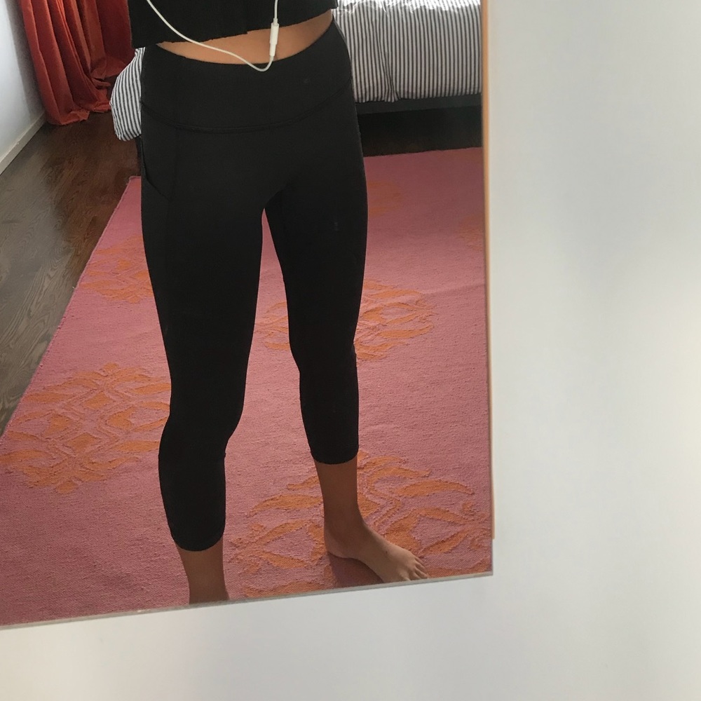 Lululemon cropped athletic leggings